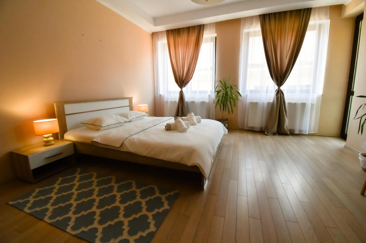 Apartament Db Apt - Comfort And Space In The Heart Of Old Town Braszów Zewnętrze zdjęcie